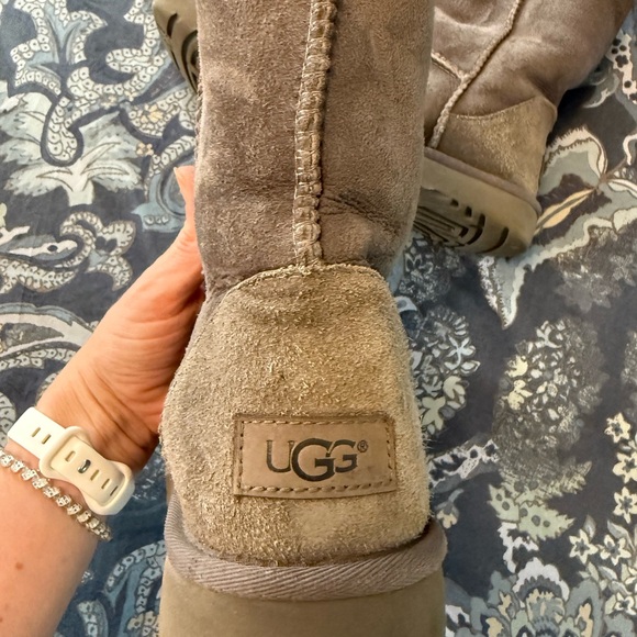 UGG Classic Short Gray Boots - Picture 2 of 4